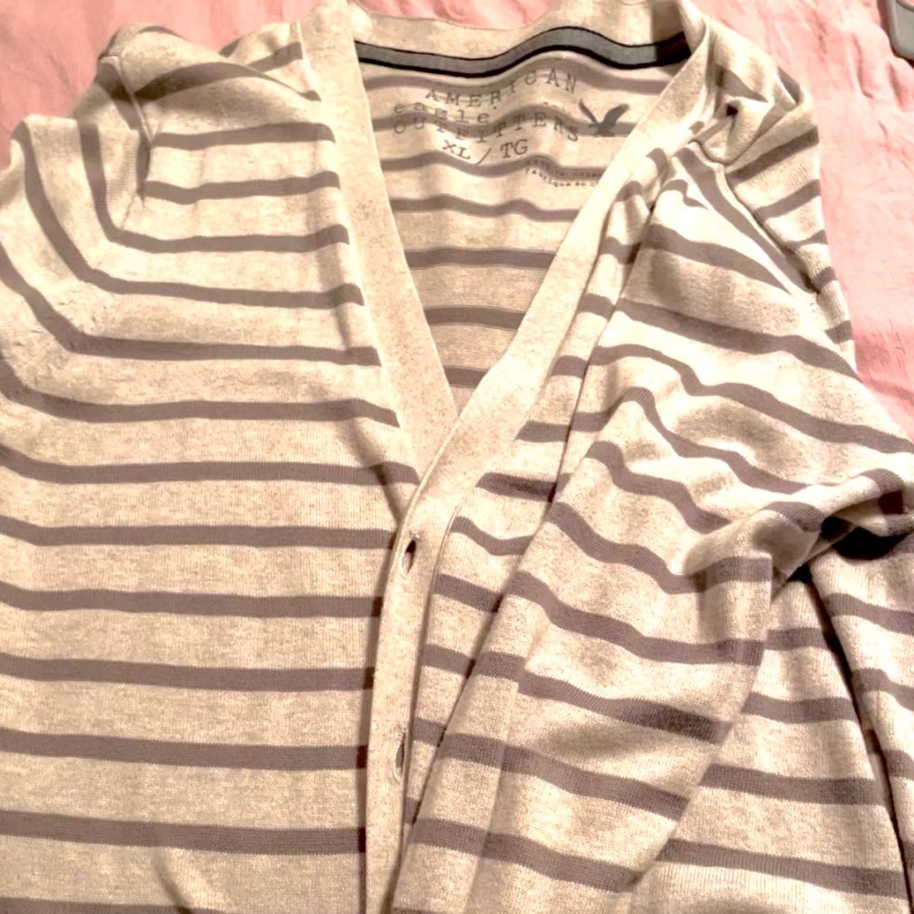 Men’s AE Button down sweater